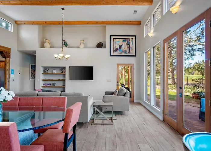 Dom wakacyjny Three-bedroom House *